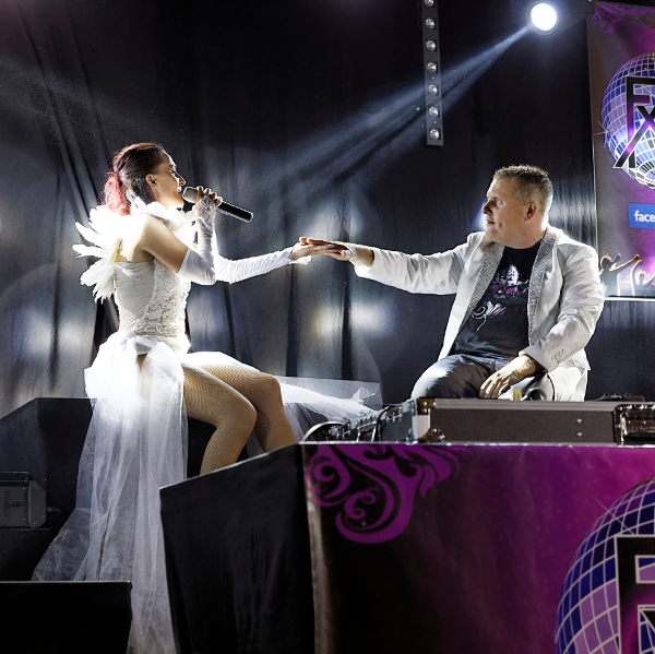 Performeuses spectacle Fx DEEJAY Show